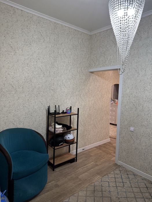 Продам 4 комнатную квартиру