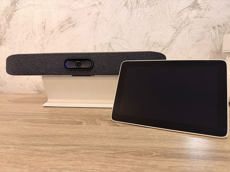 Sistem de conferințe video Poly Studio X30 4K UHD