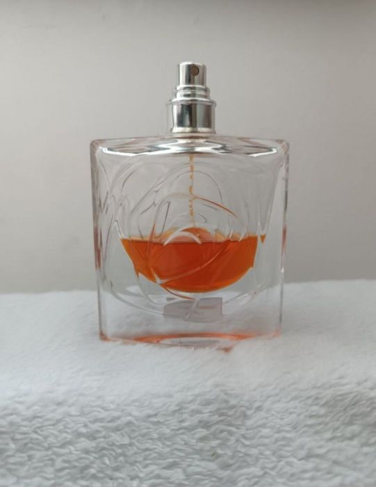 La vie est Belle roșe extraordinaire