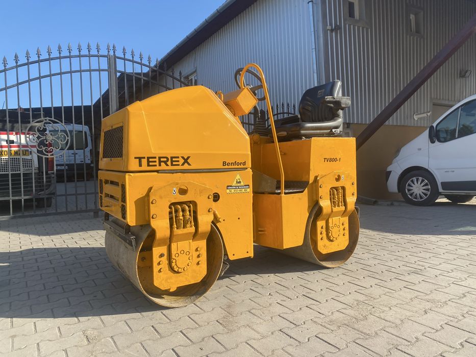 De vanzare sau da inchiriat vibrocompactor Terex Benford