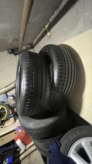 Продаю шину в отличном состояний