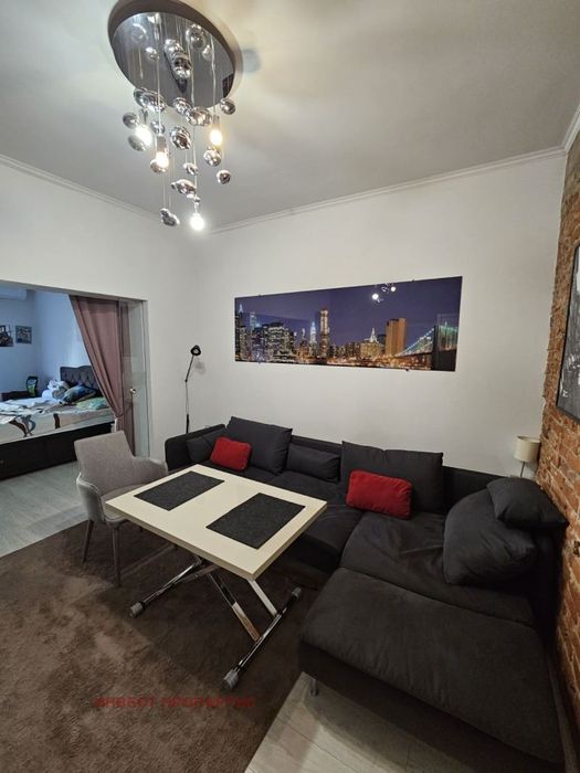 Продава се Двустаен апартамент в София, Център - 50 кв.м за 4398 €/кв.м - Снимка #1