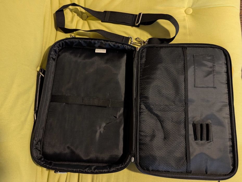 Geanta laptop Dicota BaseXX 15''