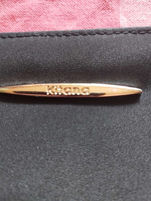 Trusa de călătorie, mica, neagra, de la: Kitana! Purtata o singura dat