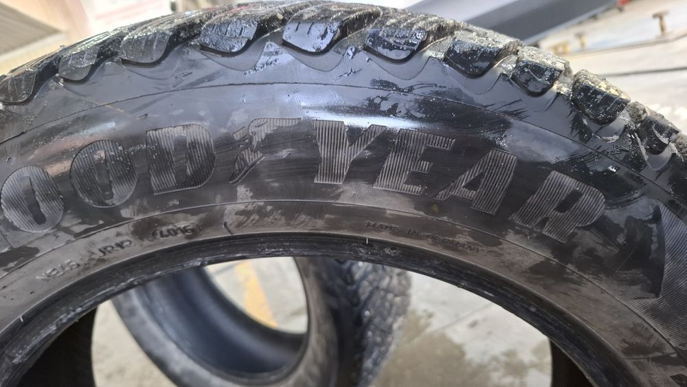 зимние шины 235×60×18