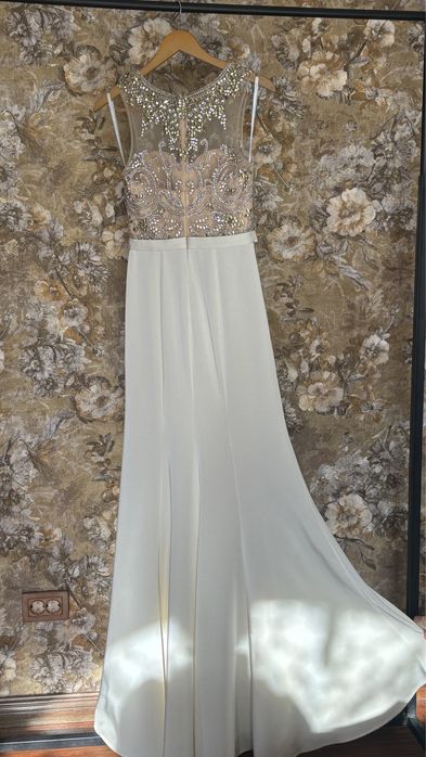 Платье вечернее