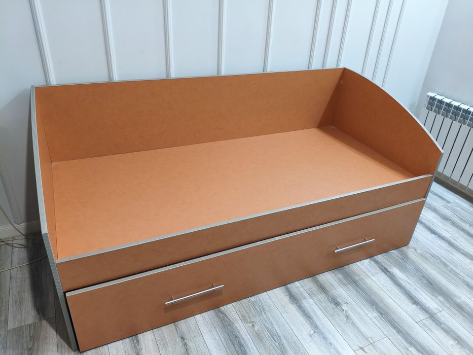 Кровать, два в одном