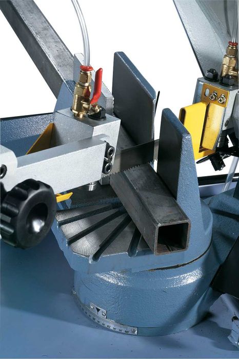 Ferastrau orizontal pentru metal Bernardo HBS 275 - 400 V