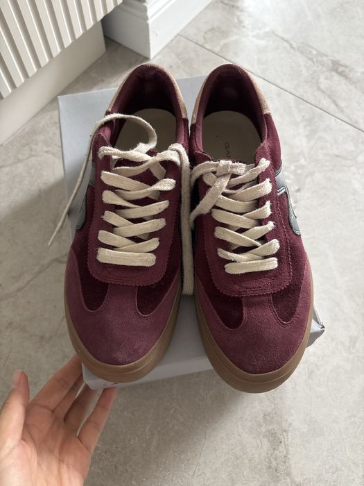 Продам кроссовки