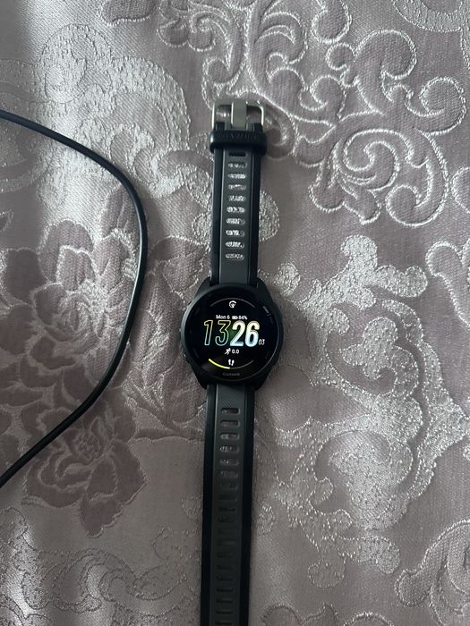 Продам garmin forerunner 165 amoled