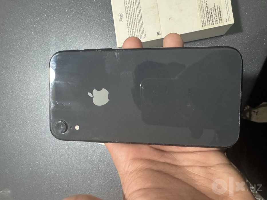 Iphone 11 usilini qoyilgan gb64 orqa krshka alishgan  ekran  alishgan