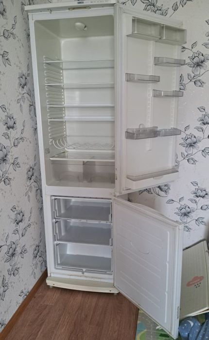 Продам холодильник Атлант