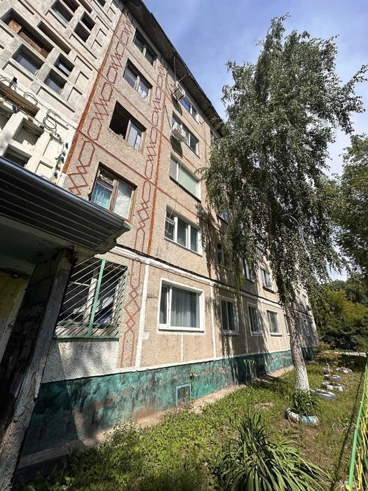 Продам малосемейку 1 ком в КЖБИ