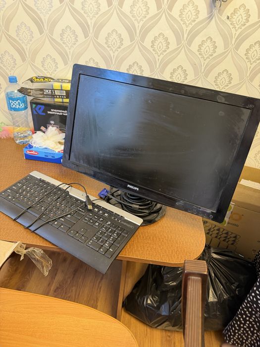 Монитор с клавиатурой