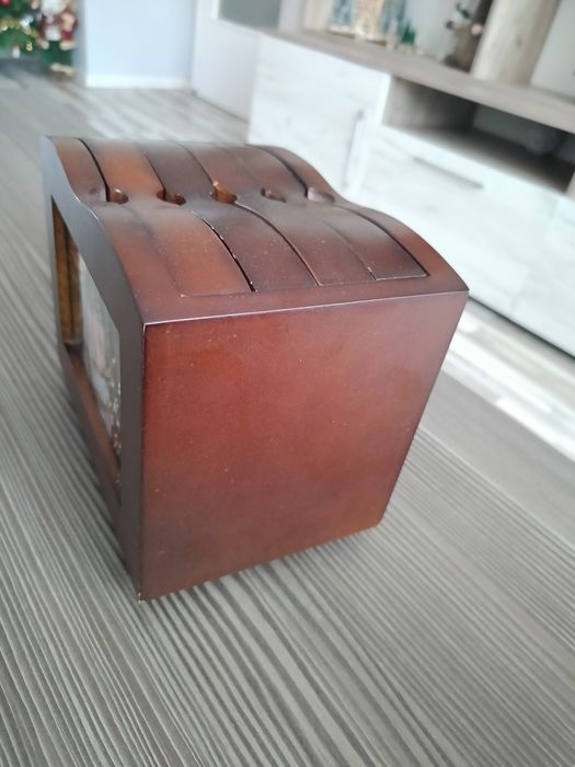 Дървен въртящ се албум