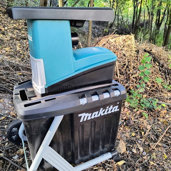 Електрическа дробилка Makita UD2500