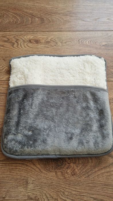 Подгряваща възглавница за крака