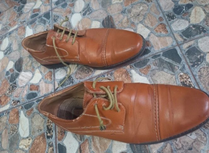 Pantofi barbati piele marca Vapiano marime 44 stare foarte buna