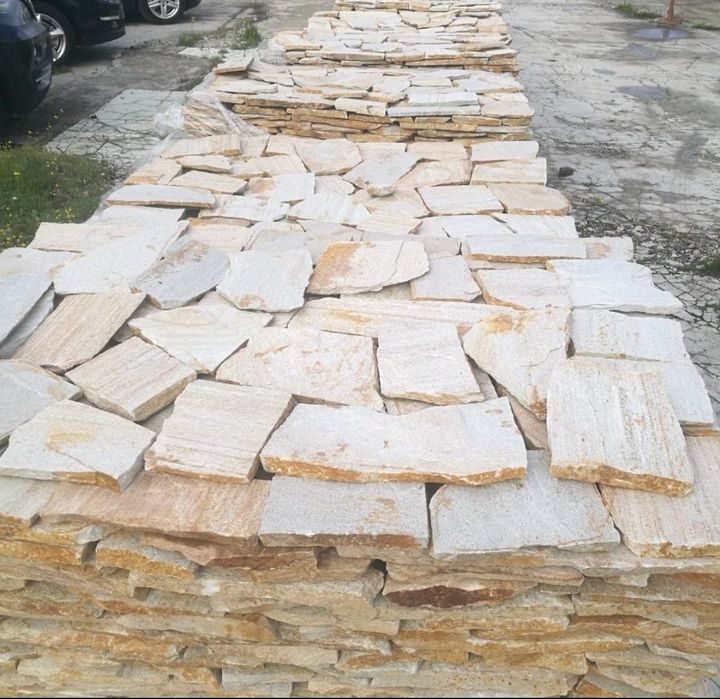 Vând Piatră sau Montez