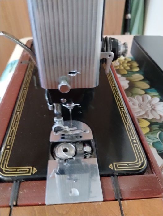 Mașină de cusut SINGER
