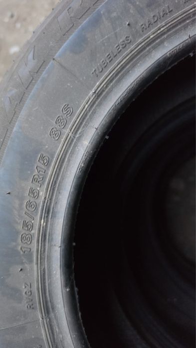 Продам шины 185/65R15