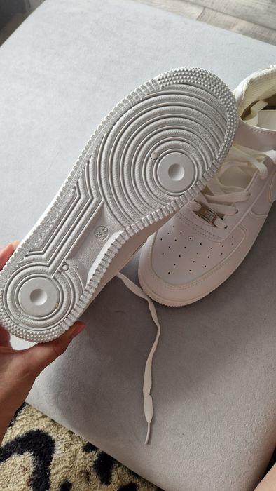 Продаются новые кросовки