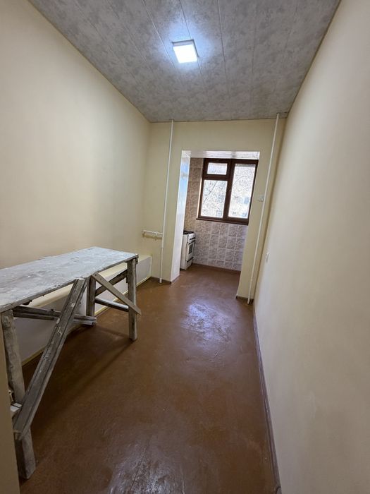 srochna kvartira sotiladi