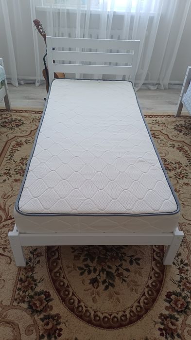 Продаётся кровать детский с матрасом