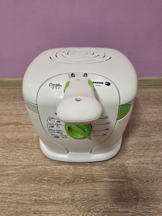 Продавам фритюрник Fagor 2,5 литра