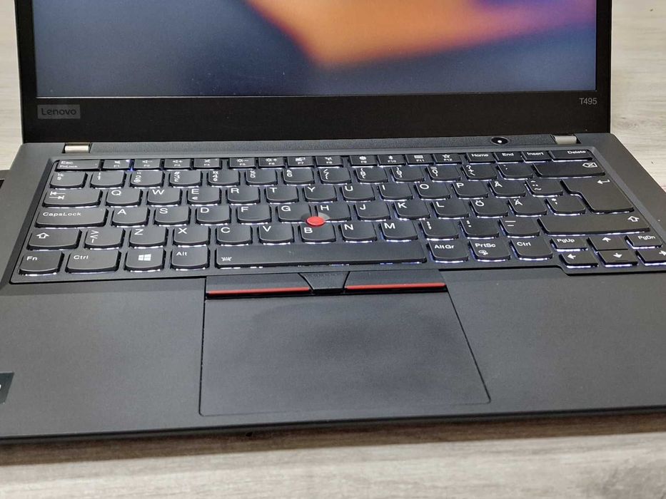 Лаптоп Lenovo ThinkPad T495 / 16GB RAM / 256 SSD / RYZEN 3 PRO / 14''