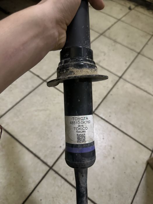 Амортизатор передний правый