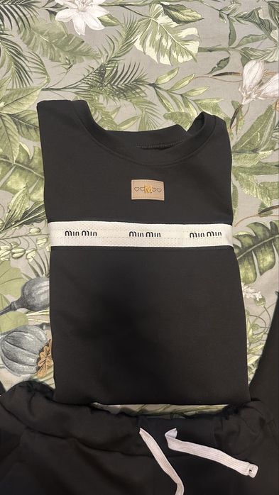 Дамски спортен комплект