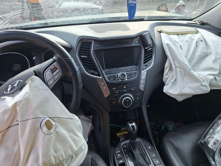 Hyundai Hyundai Grand Santa Fe 4x4 – 7 locuri – avariat – full opțiuni