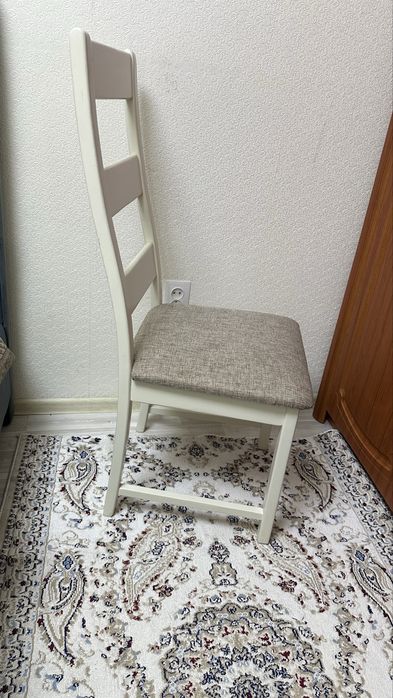 Продам стулья 6 штук