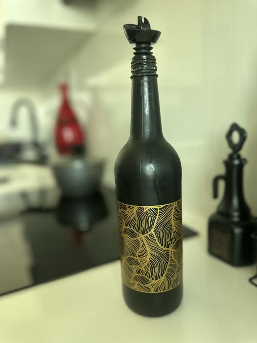 Интерьерная бутылка для масла