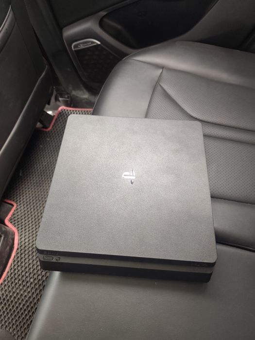 playstation 4 slim