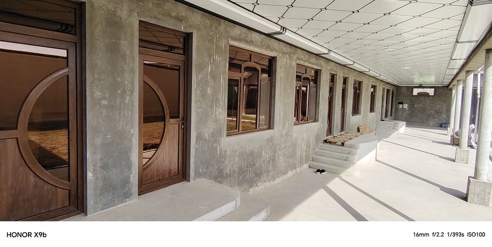 8 sotik hovli sotiladi