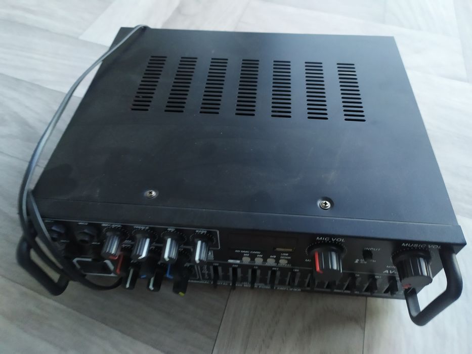 Professional ovoz apparaturasi sotiladi.