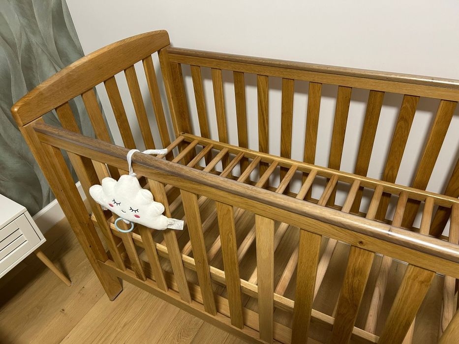 Patut de bebeluș din lemn  125/60 cu saltea inclusa