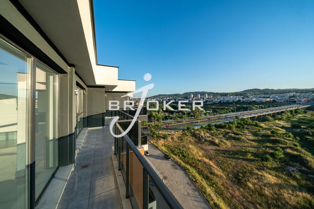 Продава се Многостаен апартамент в Кърджали, Център - 299 кв.м за 1004 €/кв.м - Снимка #5