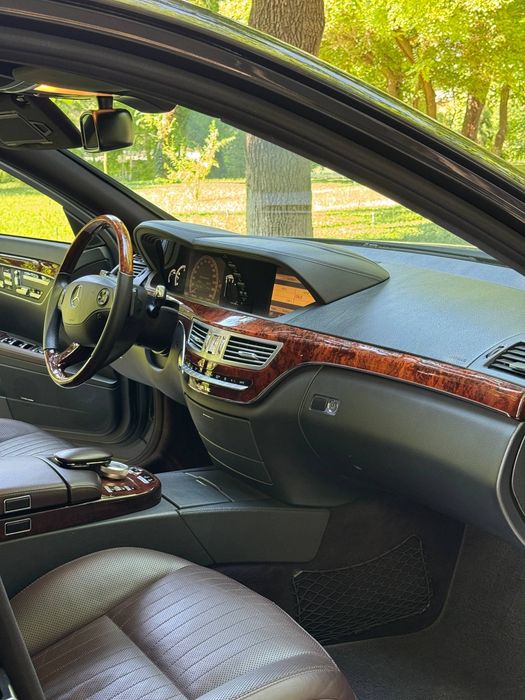 Mercedes-Benz S500 4MATIC Long Designo

Редкий экземпляр для ценителей