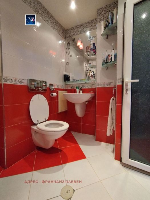 Продава се Тристаен апартамент в Плевен, Мара Денчева - 95 кв.м за 1632 €/кв.м - Снимка #11