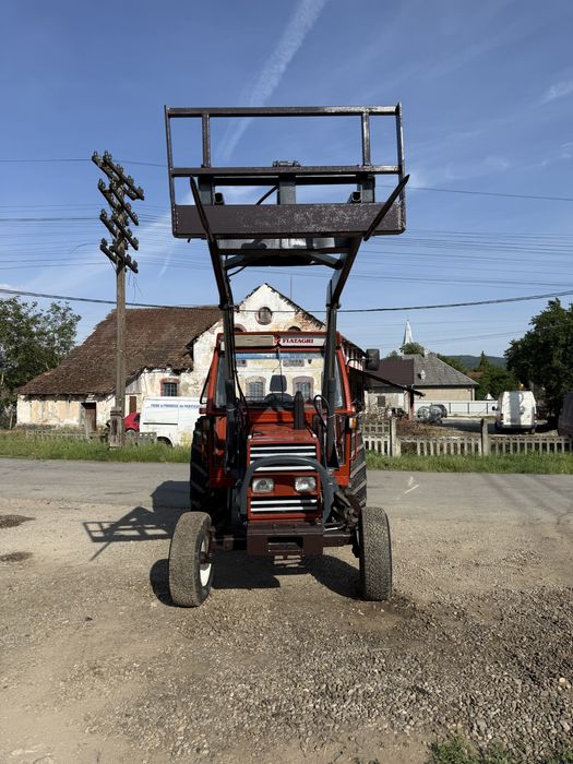 Vand sau schimb tractor Fiat Agri 70-90 cu incarcator frontal