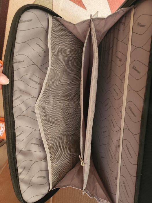 Куфар Eminent черен