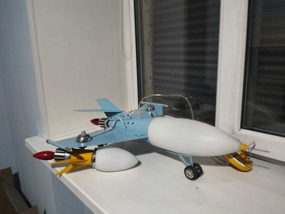 продам люстру в детскую