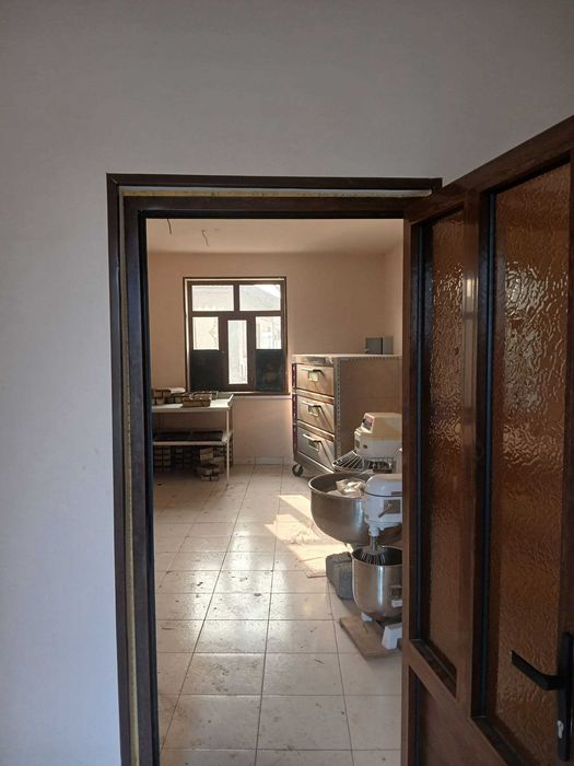 Hovli sotiladi. Uy sotiladi.