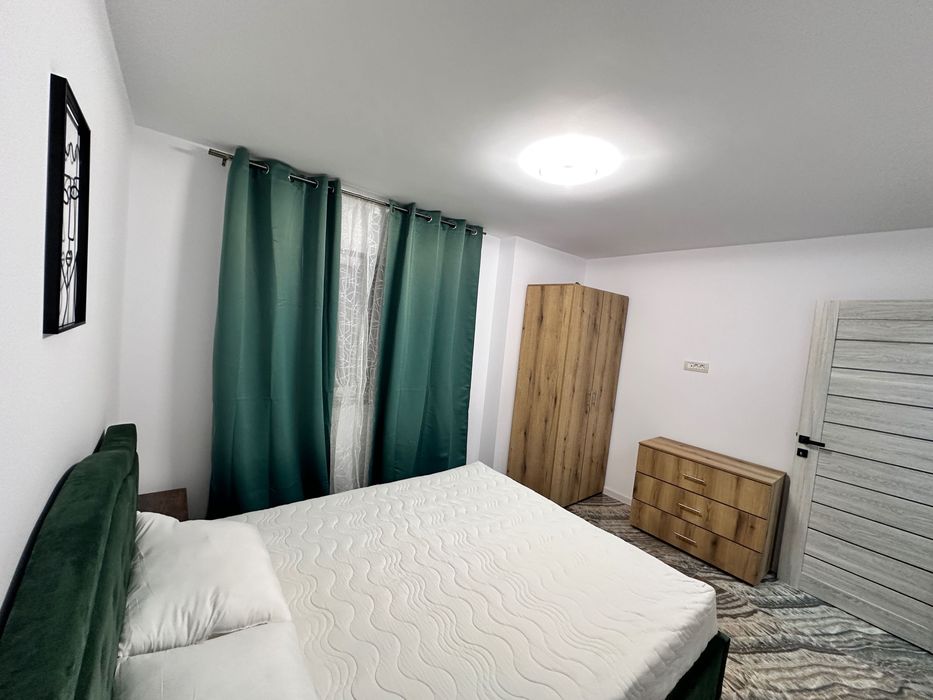 Închiriez apartament cu curte în Lumina, cu garantie o luna