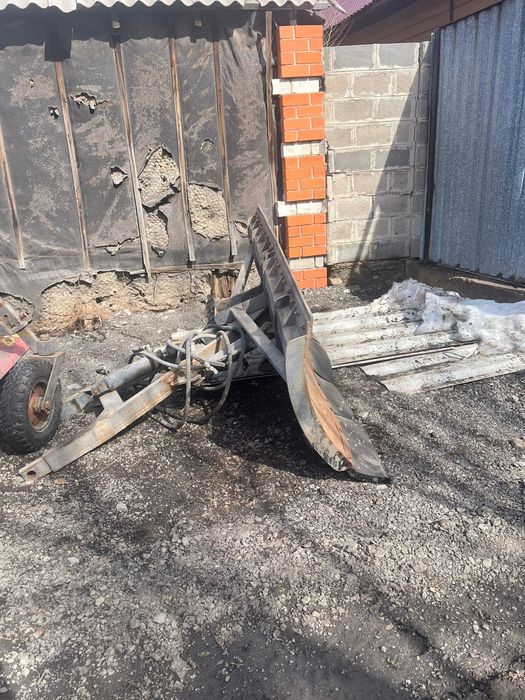 Щётка и снегоотвал для трактора