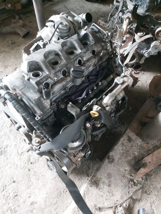 Motor toyota avensis 2.0