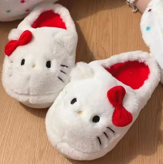 Papuci pufosi Hello kitty papuci de casă noi ft comozi si caldurosi